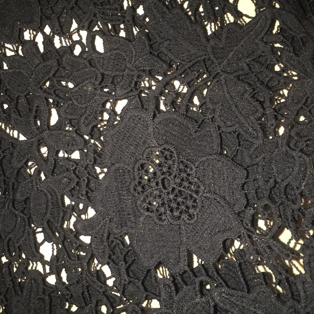 Lace top - Picture 2 of 3